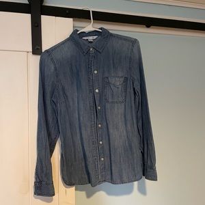 Chambray size medium GAP shirt